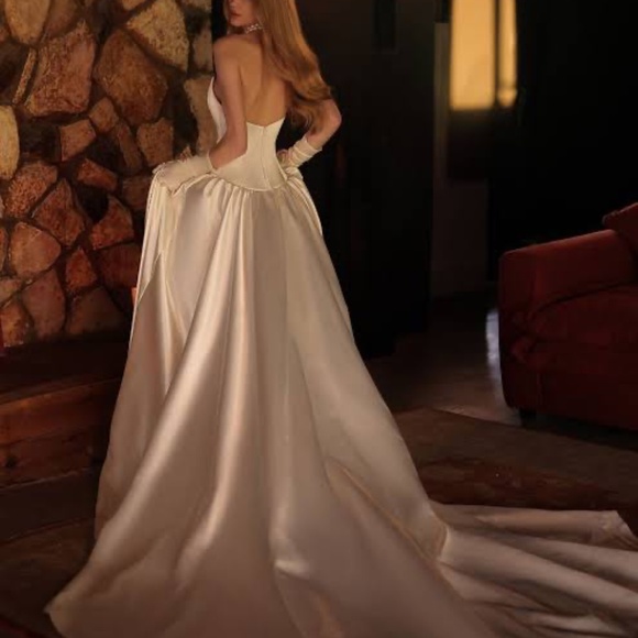 Eden Aharon Victoria corset ballgown - Picture 3 of 5